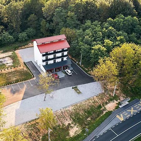 Bed and Breakfast Sobe Kod Bakija Карловаць Екстер'єр фото
